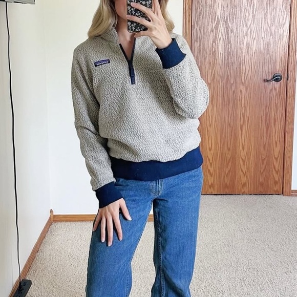 Patagonia Light Gray Fleece with Navy Trim - Picture 2 of 3